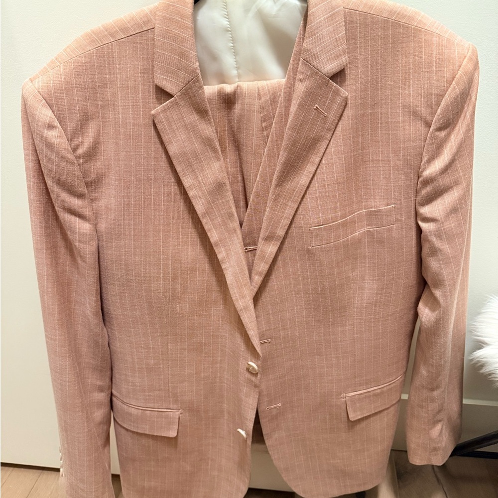 Elegant Men's Blazer in Soft Pink
